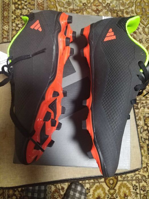 Футболни обувки Адидас