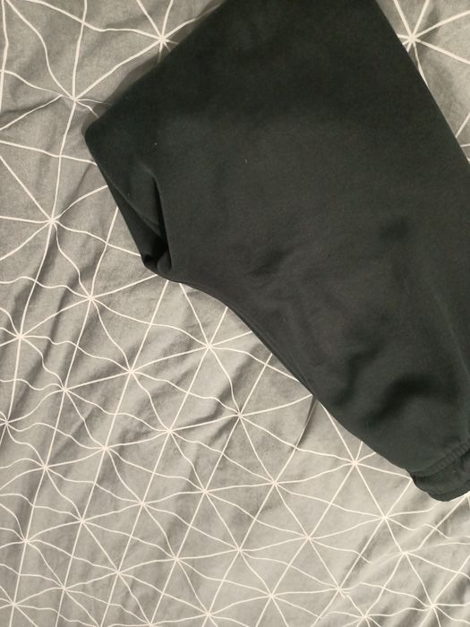 Vând pantaloni Jordan