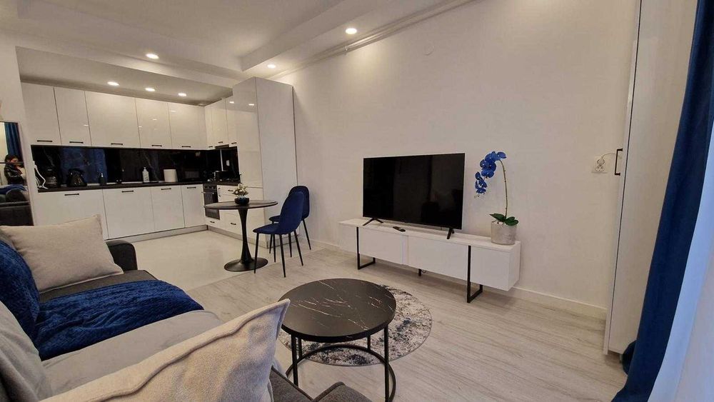 2 Camere Regim Hotelier Cosmopolis