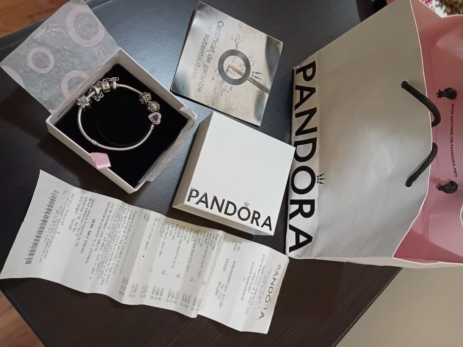Vând brățară Pandora