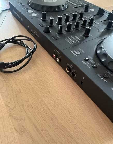 Нов Pioneer DJ DDJ-FLX4