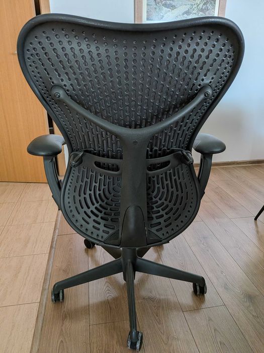 Стол Herman Miller Mirra Butterfly