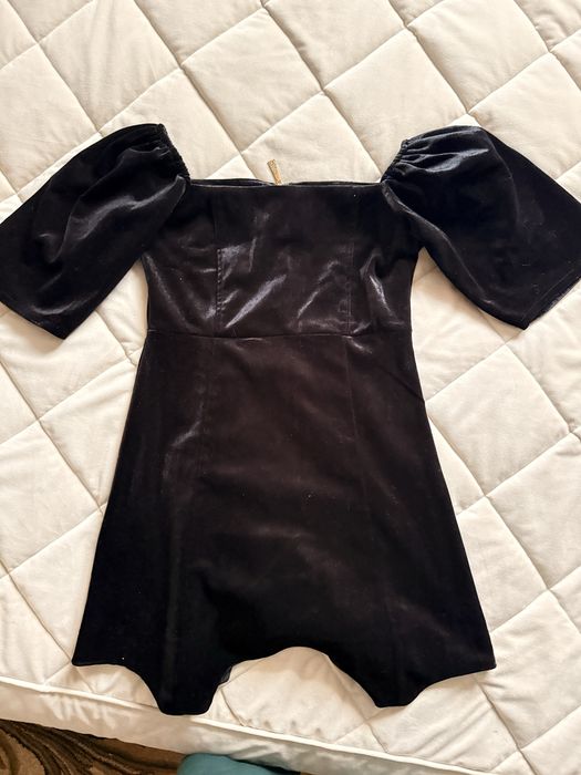 Черное бархатное мини платье