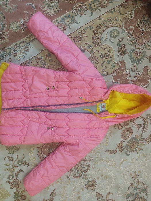 Куртка на девочку 128,134 ,116
