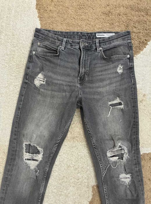 Blugi Bershka Ripped / Rupți Gri Mărimea 40 (USA 31)