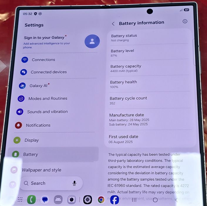 КАТО НОВ 256GB Samsung Fold 7 Гаранция Технополис 2027 Silver | Сив