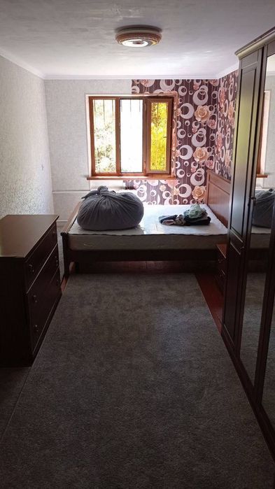 Сдается 2х комнатная квартира
C обстановкой 
В горде Алмалыке