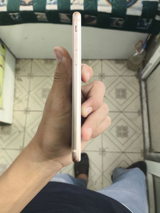 iPhone 8 tiniq .