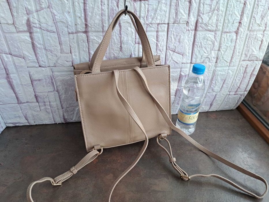 дамска чанта,ROSSI малка бежова раница-естествена кожа