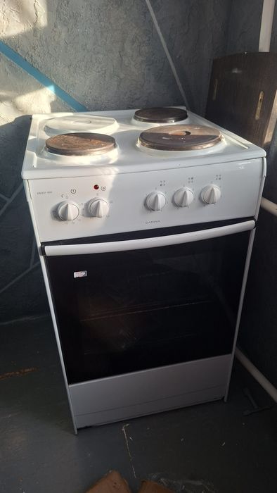 Продам электрическую плиту