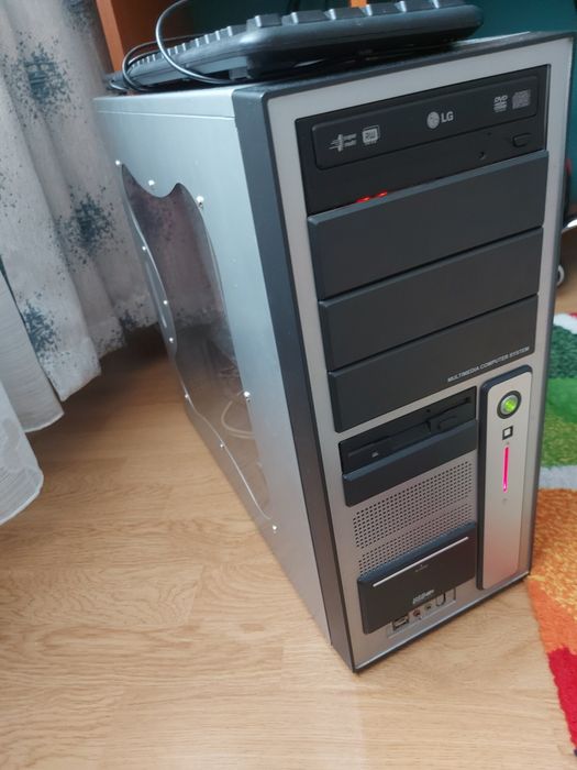 Gtx 1650 Ryzen 3 3300 16 G ddr4 HDD 500G