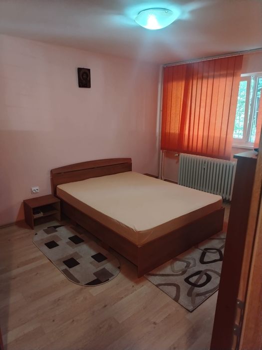 Proprietar inchiriez garsoniera,dr taberei , favorit