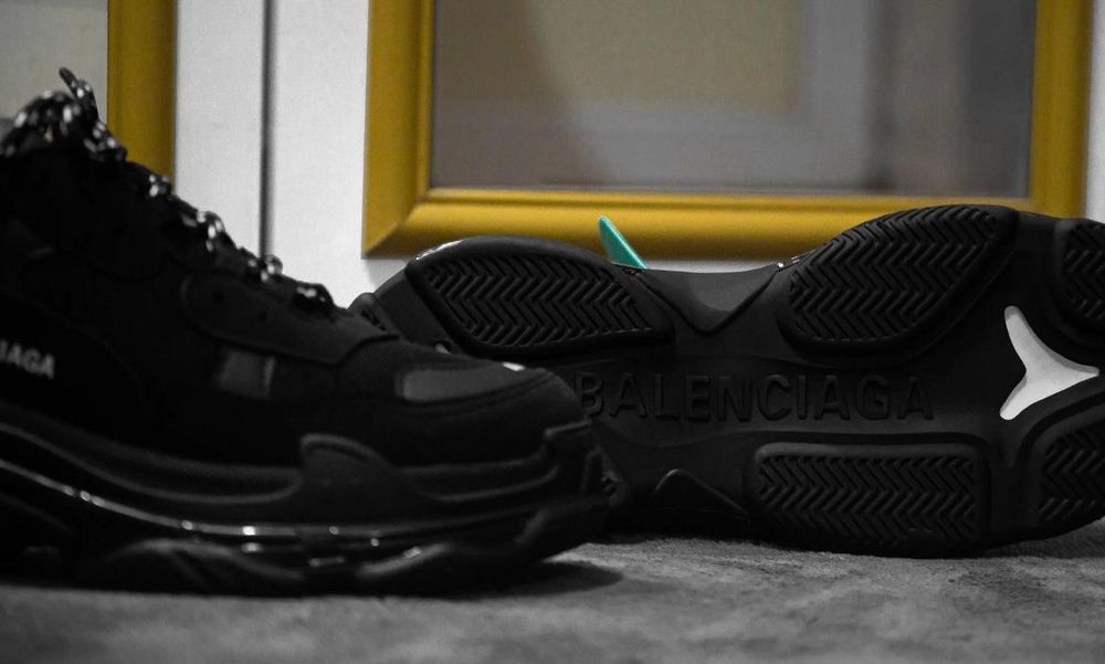 Balenciaga  calitate garantata