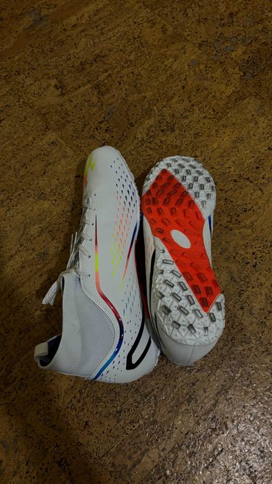 Необличани/Нови Футболни обувки/стоножки/маратонки (46 номер)
