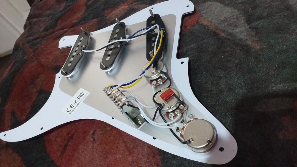 Set doze Fender Stratocaster 59"  si e fect AC30.