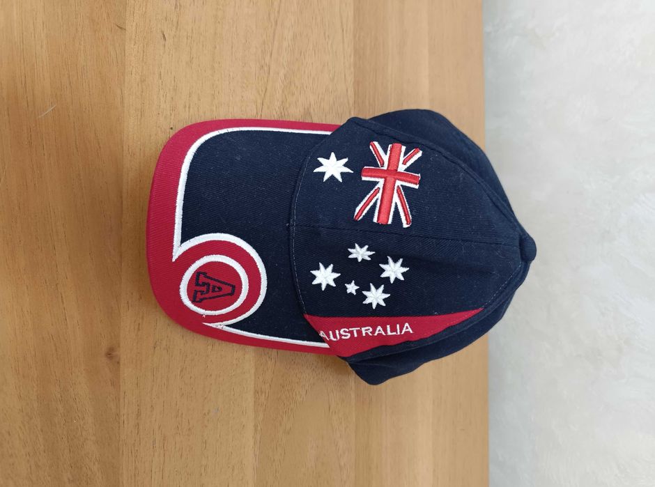 Australia-Много Запазена