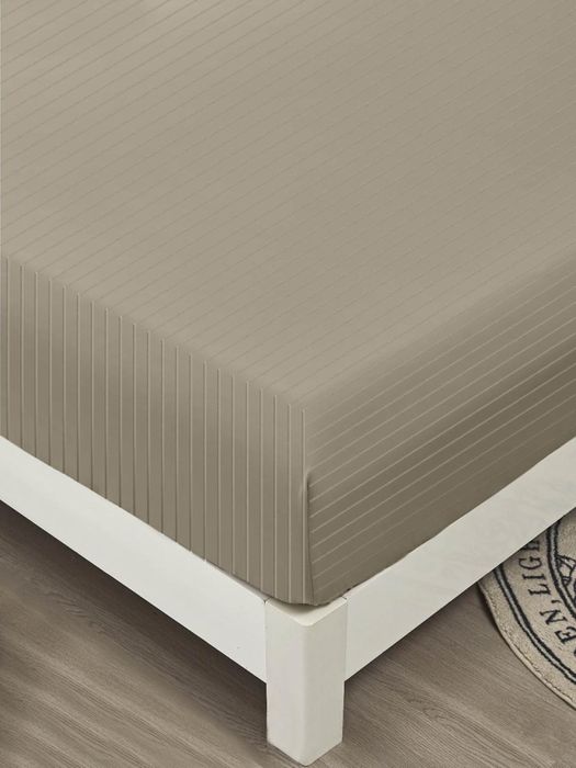 Простыня на резинке + 2 наволочки 50х70