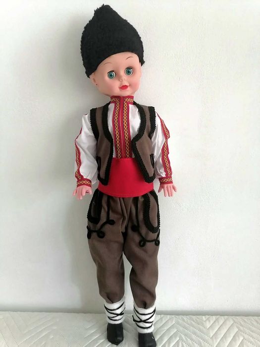 Кукли с народна носия