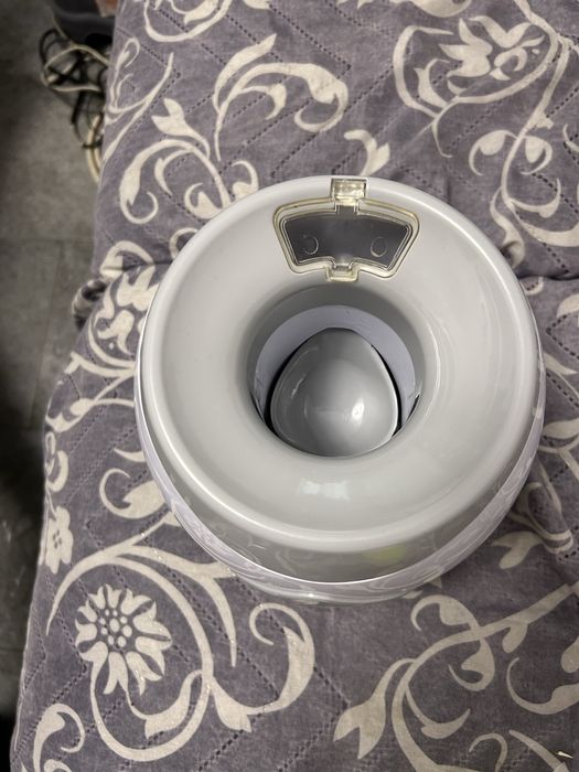 Машина за топки за кучета