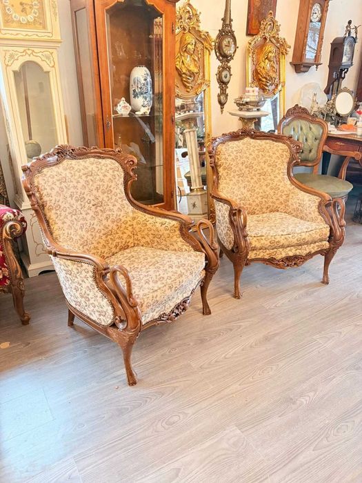 pereche de fotolii din lemn