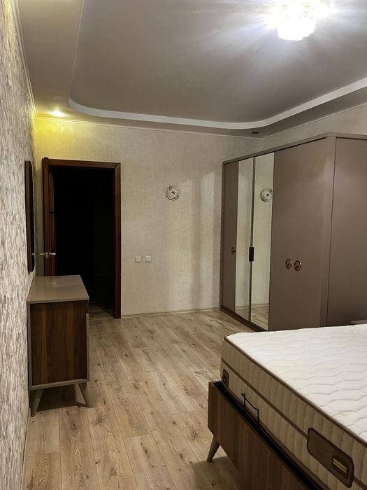 Продам 4 комнатную квартиру