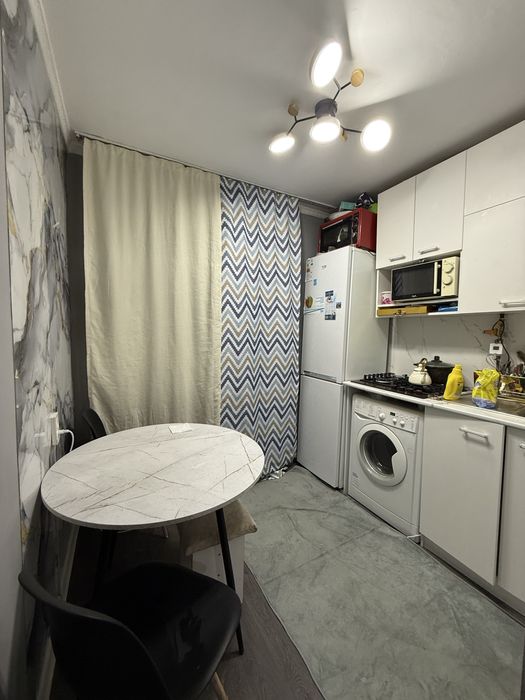Продам кв 3 мик 34 дом