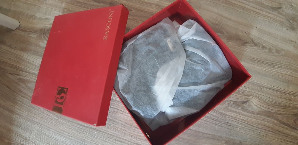 Продам обувь в отличном состоянии