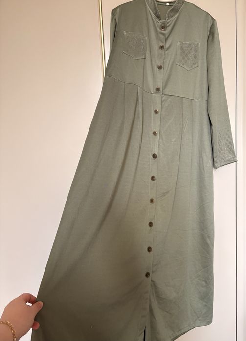 Платье оливкового цвета , новое