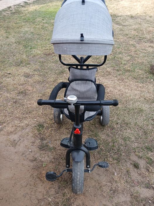 Детский велосипед трёх колесный