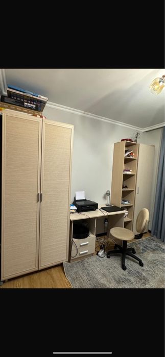 Продам детский гарнитур шкаф со столом