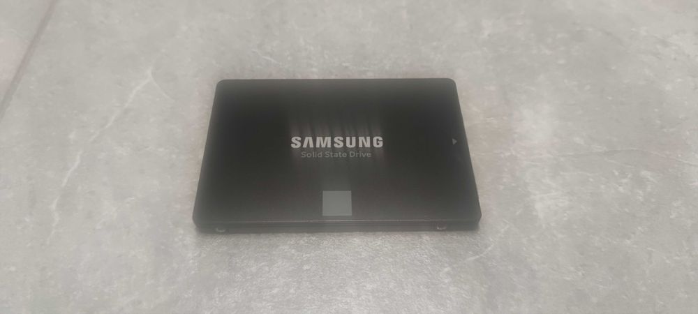 274 zile de utilizare - SSD capacitate 2 TB, Samsung 870 EVO, 2.5 inch, SATA III