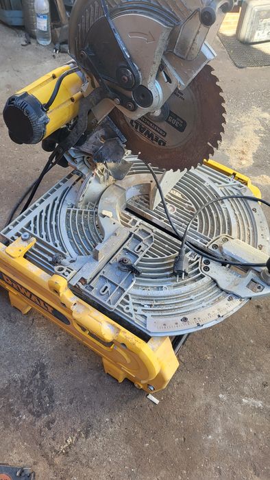Vînd circular Dewalt defect