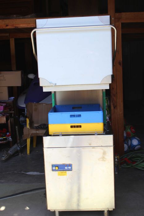 Masina de spalat vase si pahare profesionala SILANOS E 1000