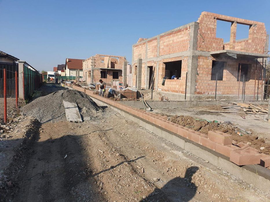 Executam lucrări construcții renovări Interioare/exterioare