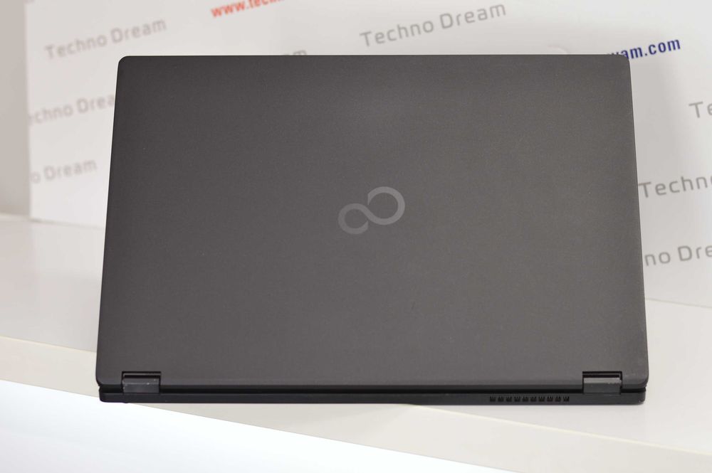 Fujitsu LifeBook U759 - 15.6" / Intel Core i3-8145U / 16GB RAM / 256GB
