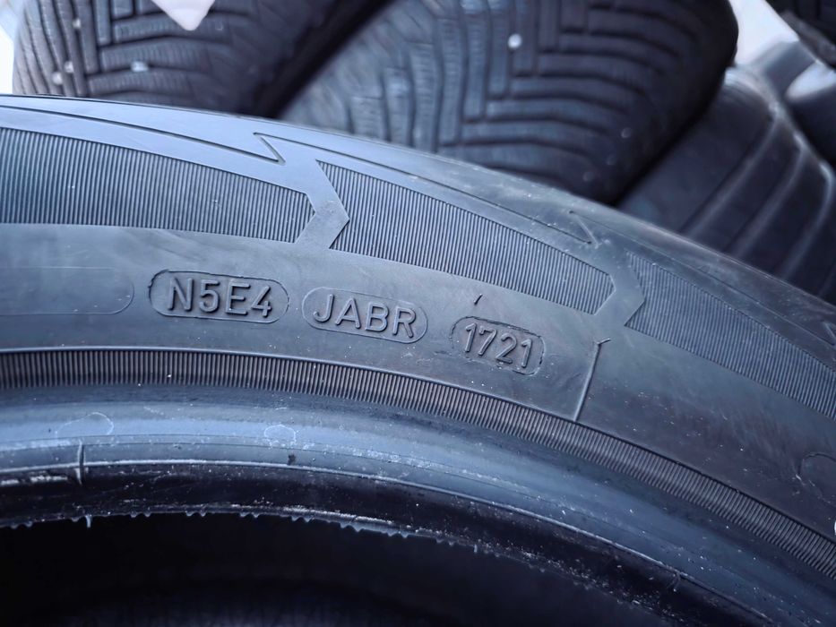4бр Зимни гуми 225 60 18 - Goodyear