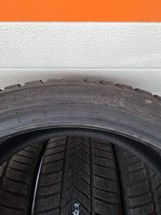 Зимни гуми 4 броя PIRELLI SottoZero3 255 35 R21 дот 1122