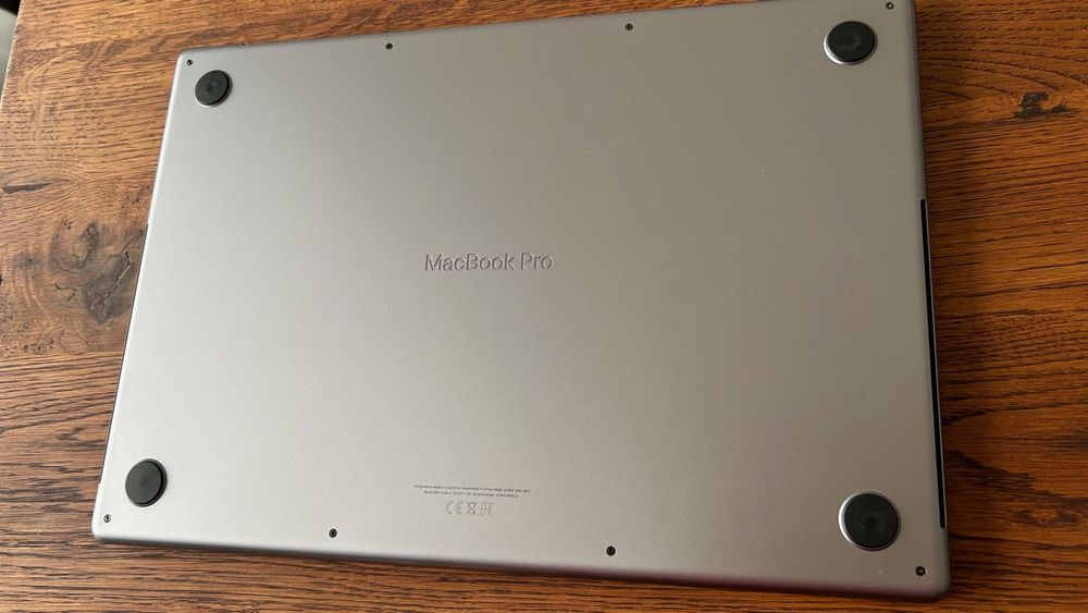 Macbook Pro 16 inch M1 16GB 512GB