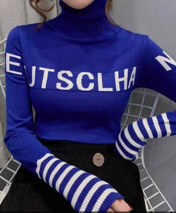 Теплые, яркие водолазки по 1 экземпляру остались