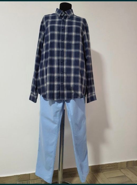 Pantaloni barbatesti, bumbac, model usor slim;