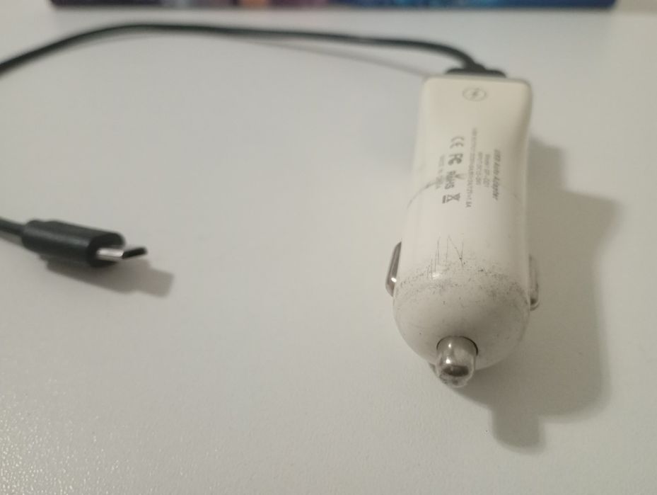 Продам зарядку от прикуривателя