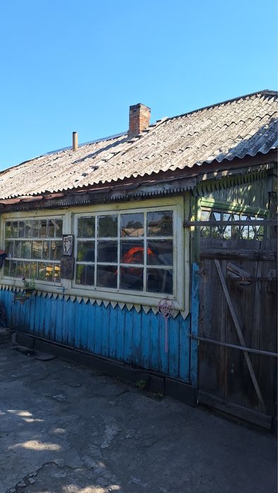 Продам дом,четыре комнаты .