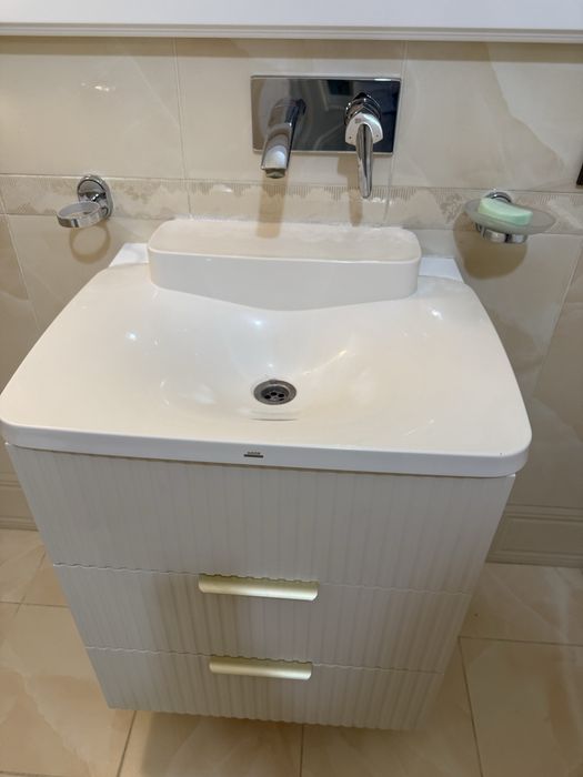 Продам раковина с тумбой