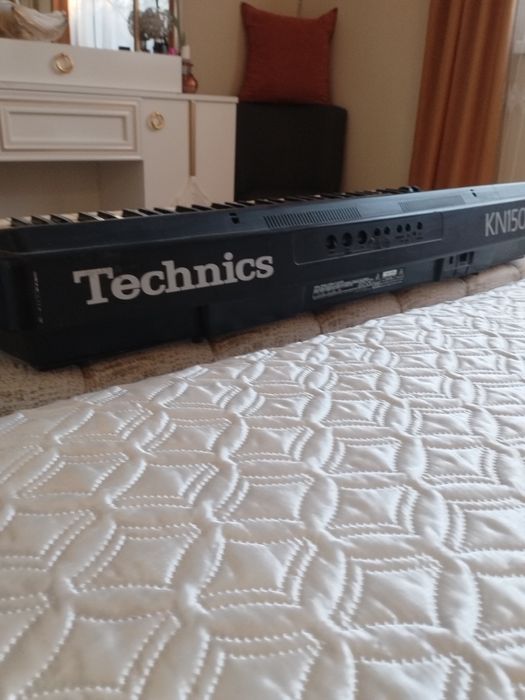 Продава се Клавир Техникс