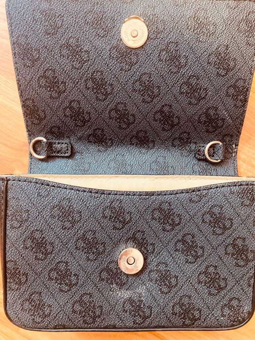 Сива чанта Guess