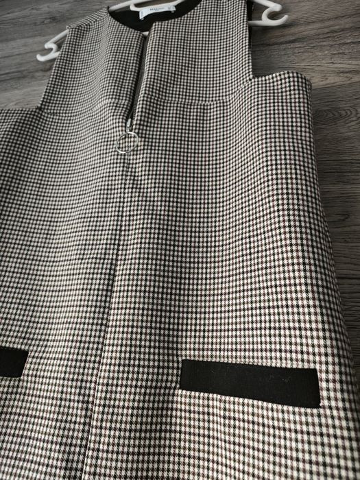 Рокля каре Манго, Guess