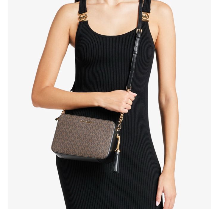 Оригинална дамска чанта Michael Kors – кафява, през рамо, с пискюл