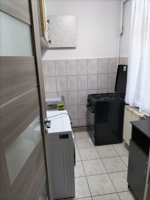 Închiriez apartament cu o camera
