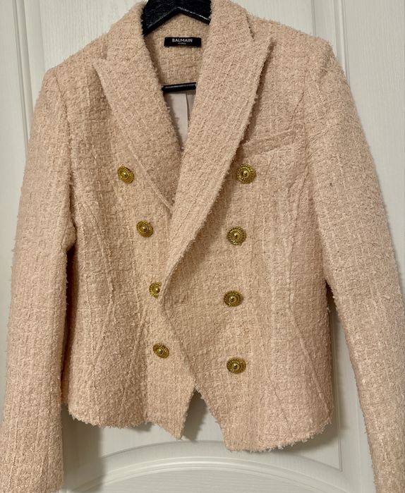 Елегантно дамско сако BALMAIN – букле, златни копчета