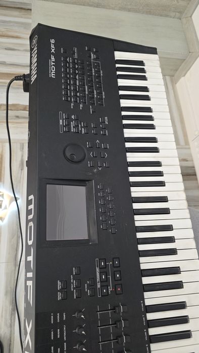 Vand orga Yamaha Motif XF6